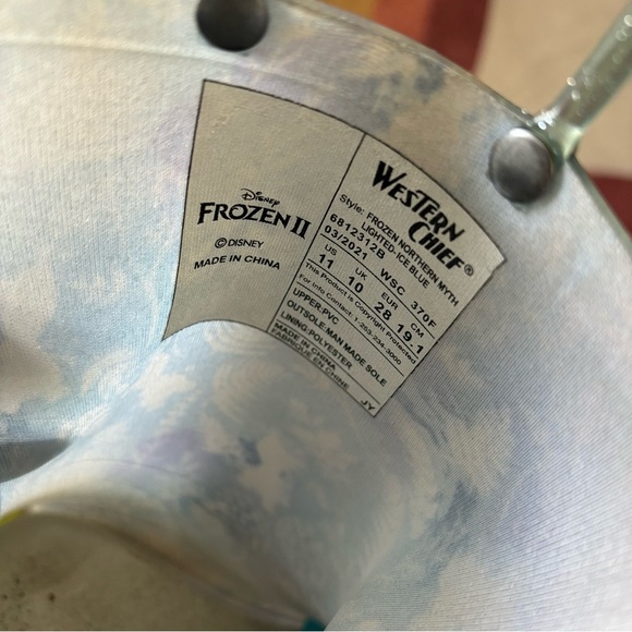 Frozen light up rain boots - Picture 2 of 2